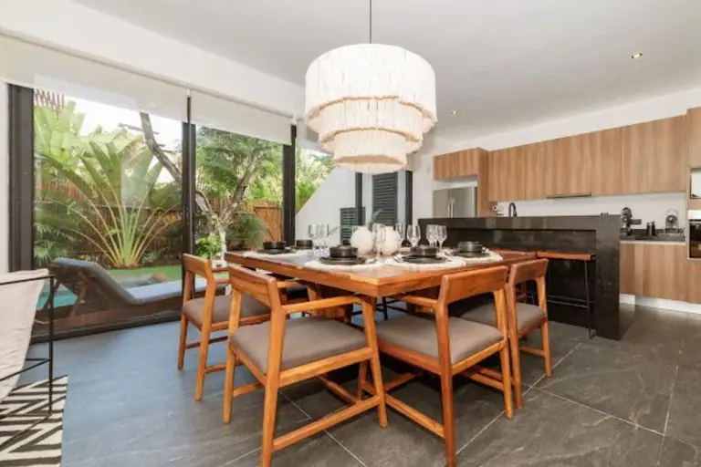 Dining table at Villa Paraíso